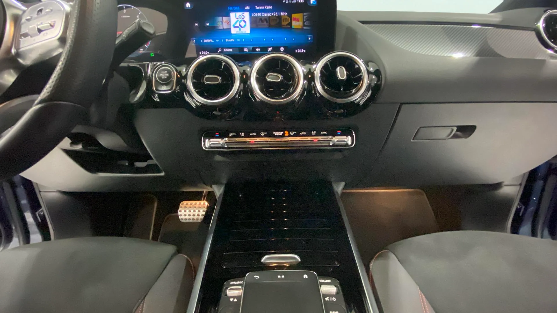 Mercedes-Benz GLA 200 D 4MATIC - foto 9