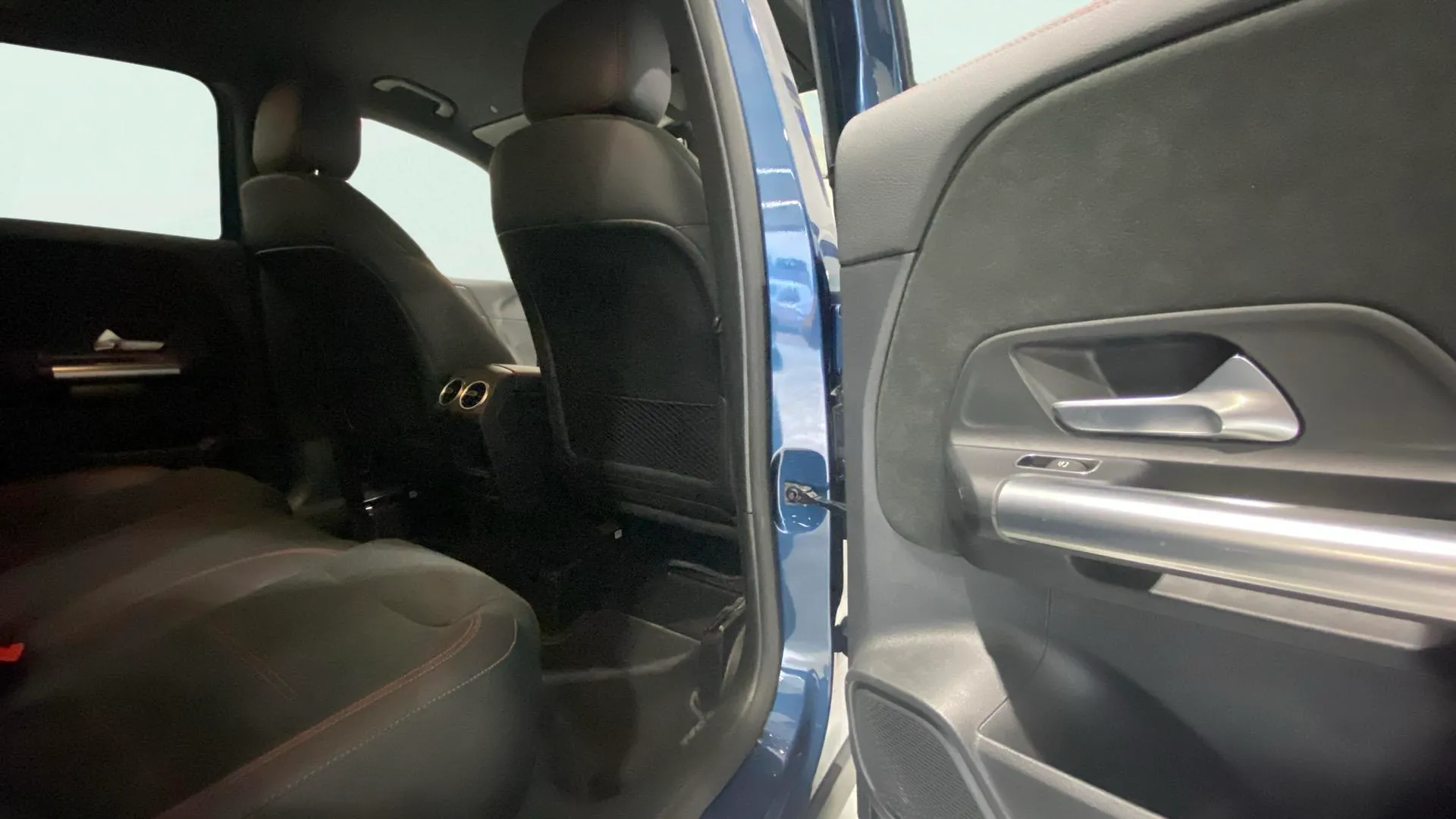 Mercedes-Benz GLA 200 D 4MATIC - foto 13