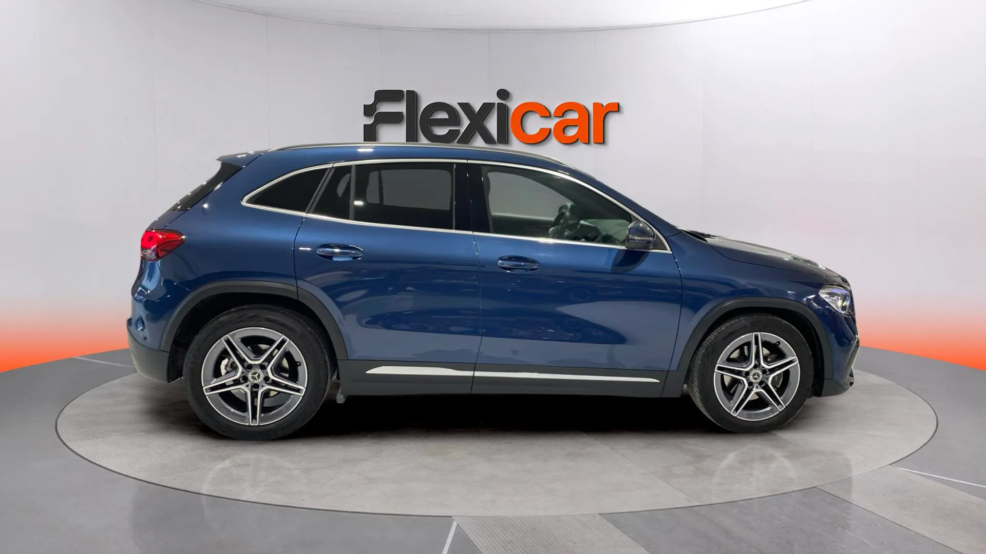 Mercedes-Benz GLA 200 D 4MATIC - foto 8