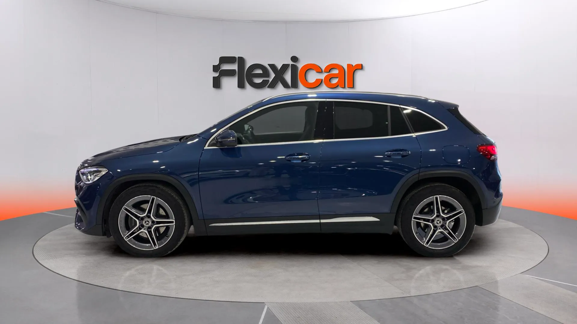 Mercedes-Benz GLA 200 D 4MATIC - foto 4