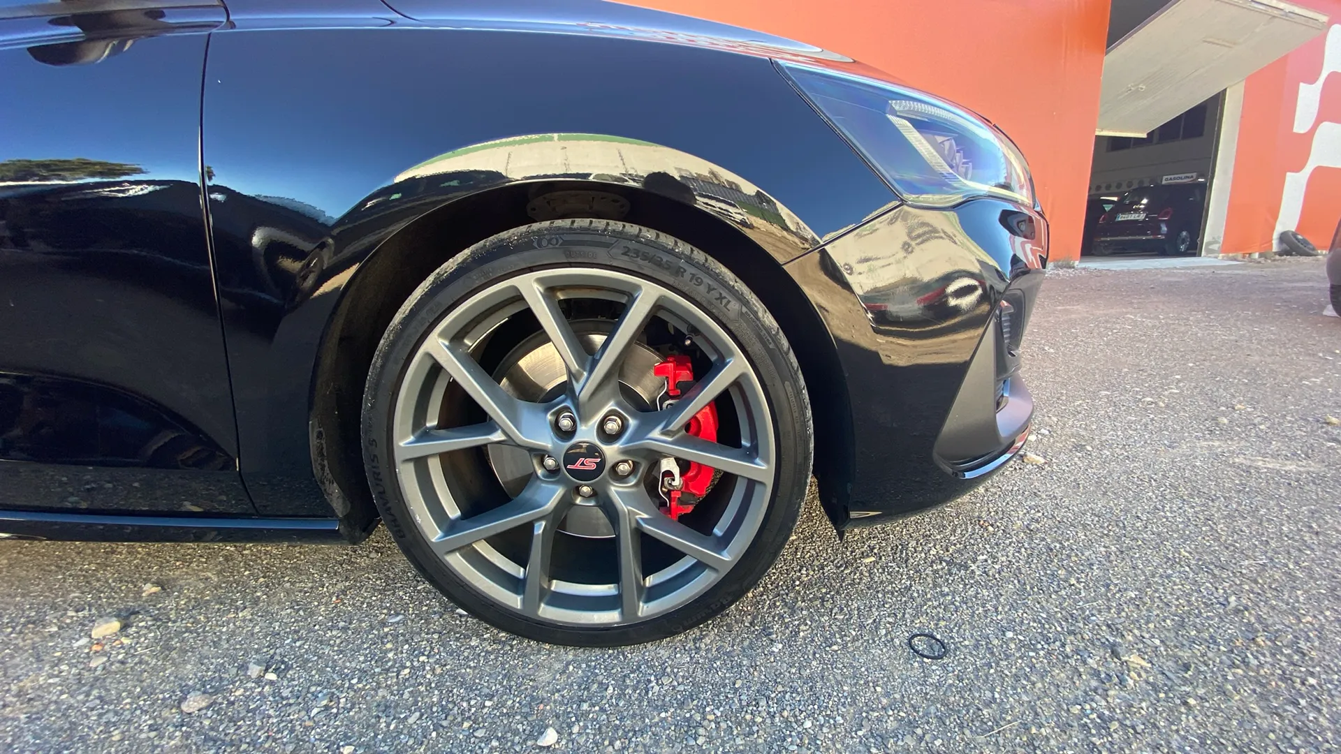 Ford Focus 2.3 EcoBoost ST - foto 25