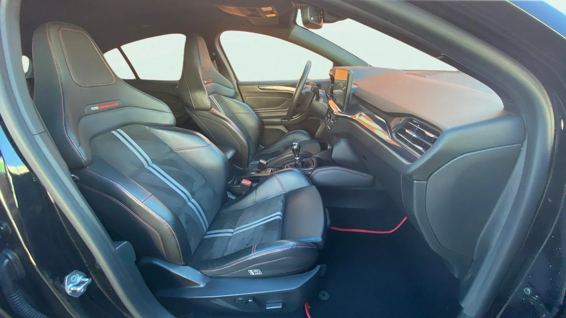 Ford Focus 2.3 EcoBoost ST - foto 13