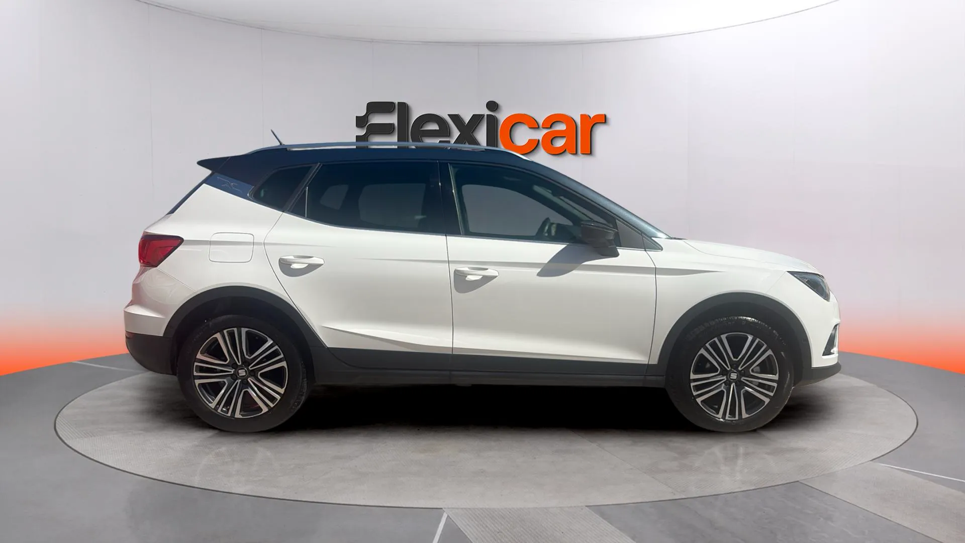 SEAT Arona 1.0 TSI DSG FR Ecomotive - foto 8