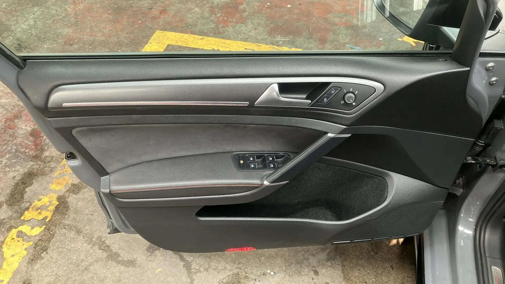 Volkswagen Golf GTI TCR 2.0 TSI DSG - foto 17