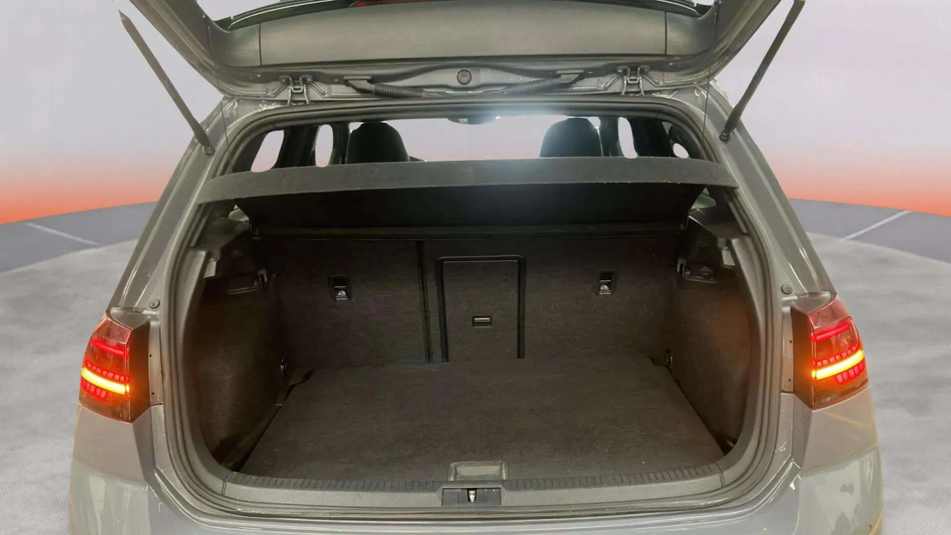 Volkswagen Golf GTI TCR 2.0 TSI DSG - foto 16