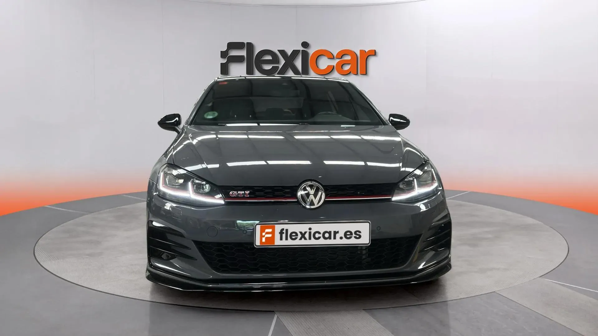 Volkswagen Golf GTI TCR 2.0 TSI DSG - foto 2