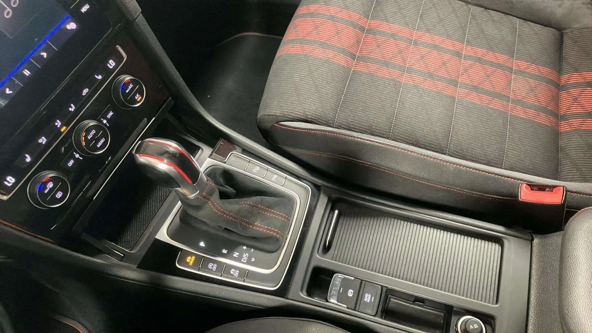 Volkswagen Golf GTI TCR 2.0 TSI DSG - foto 22