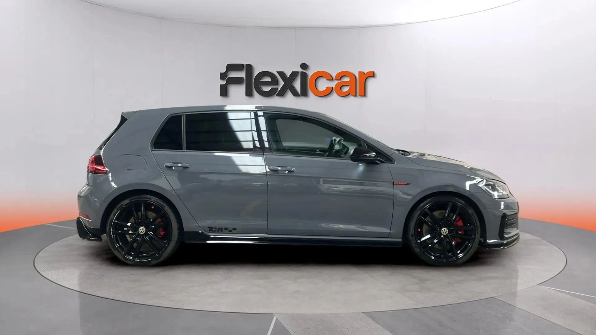 Volkswagen Golf GTI TCR 2.0 TSI DSG - foto 8