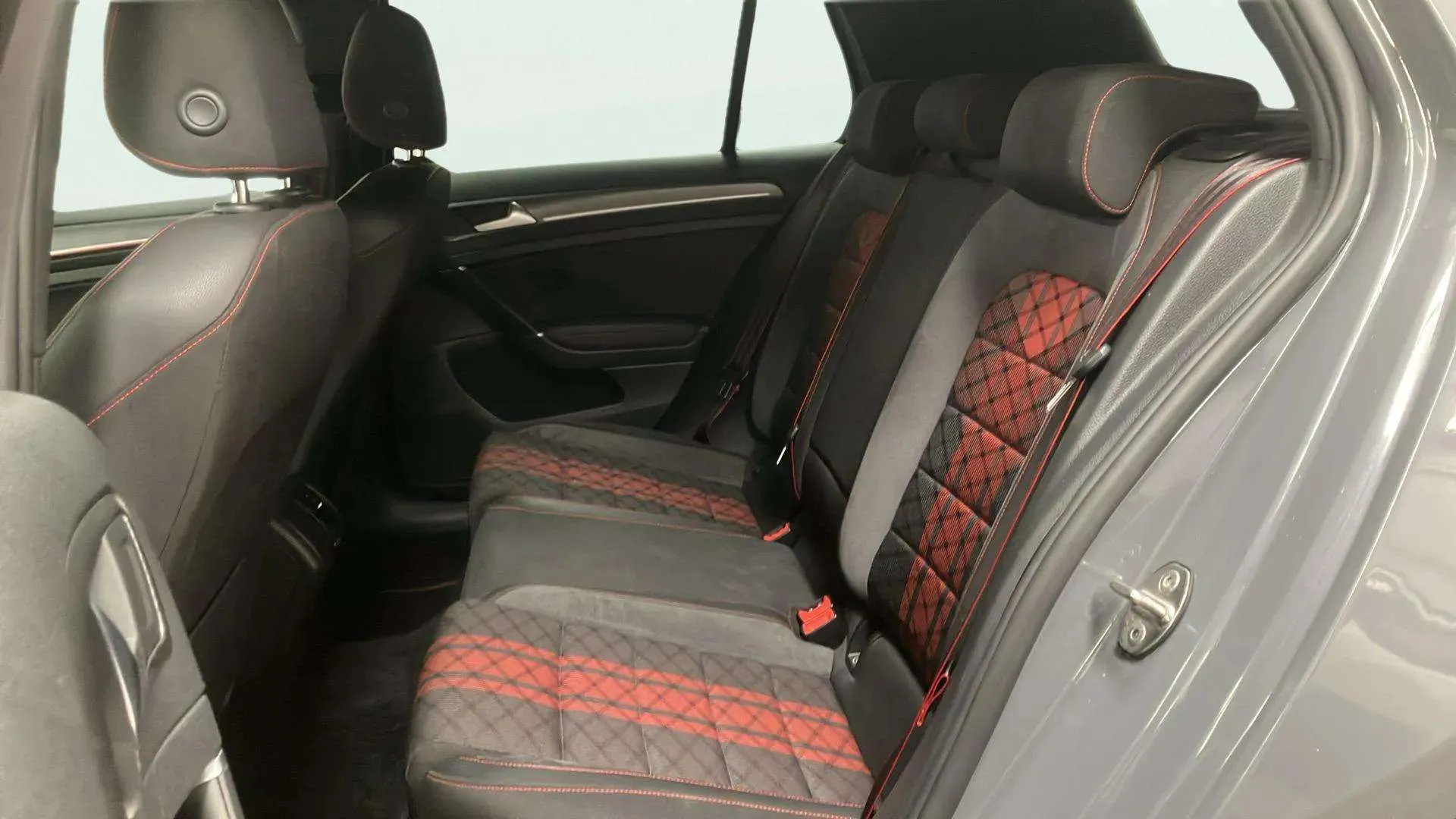 Volkswagen Golf GTI TCR 2.0 TSI DSG - foto 13