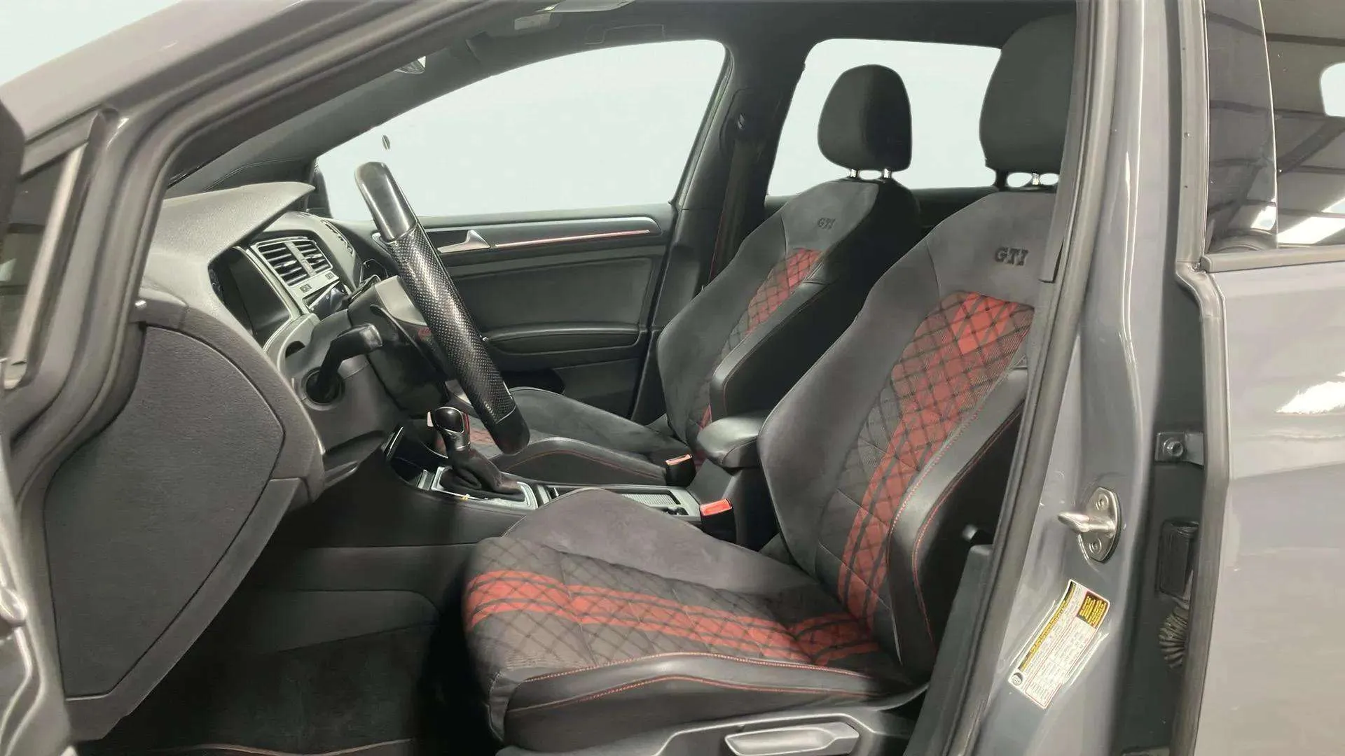 Volkswagen Golf GTI TCR 2.0 TSI DSG - foto 12