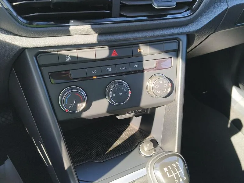 Volkswagen T-Roc 2.0 TDI - foto 12