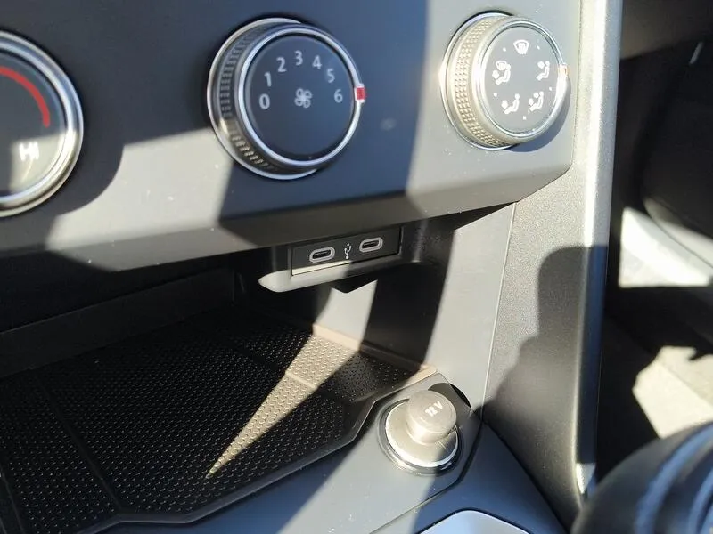 Volkswagen T-Roc 2.0 TDI - foto 15