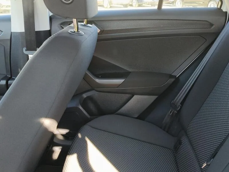 Volkswagen T-Roc 2.0 TDI - foto 29