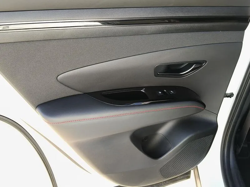 Hyundai Tucson 1.6 T-GDi HEV N-Line Sky - foto 34