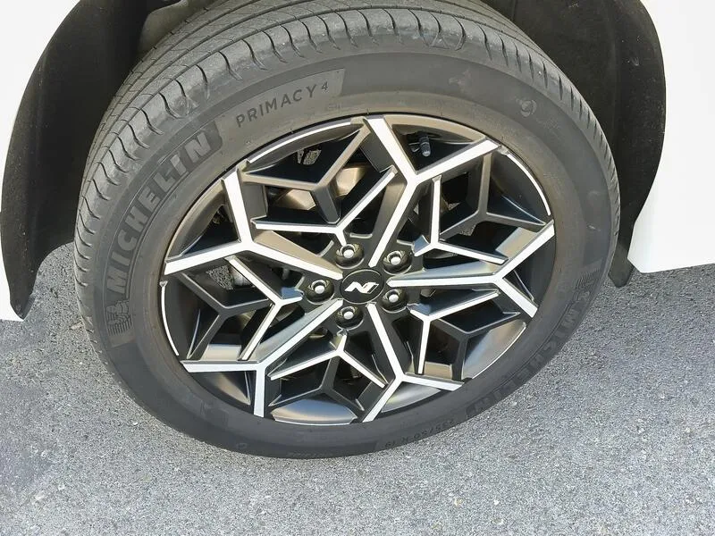 Hyundai Tucson 1.6 T-GDi HEV N-Line Sky - foto 41