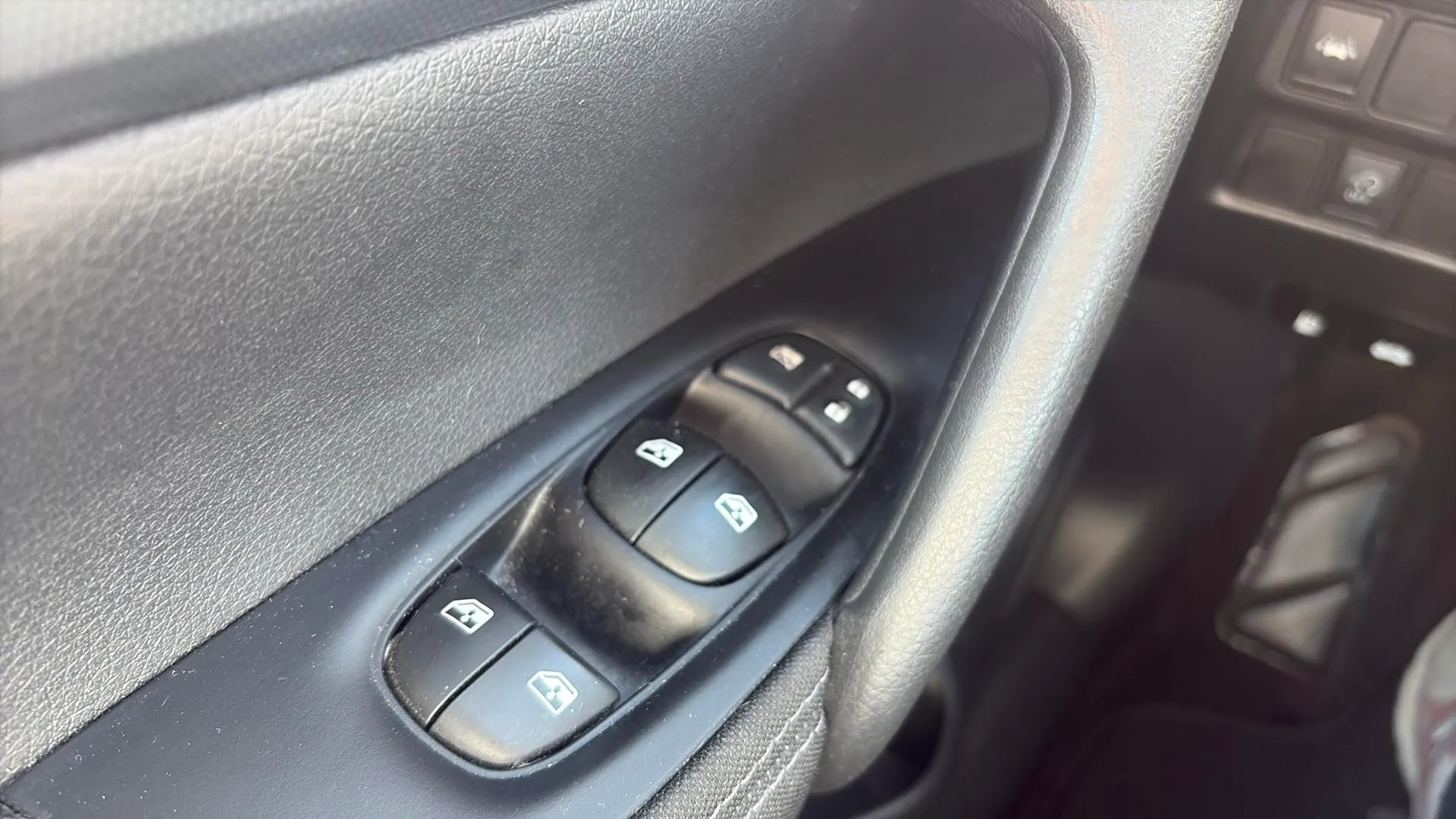 Nissan Qashqai DIG-T N-Connecta - foto 22