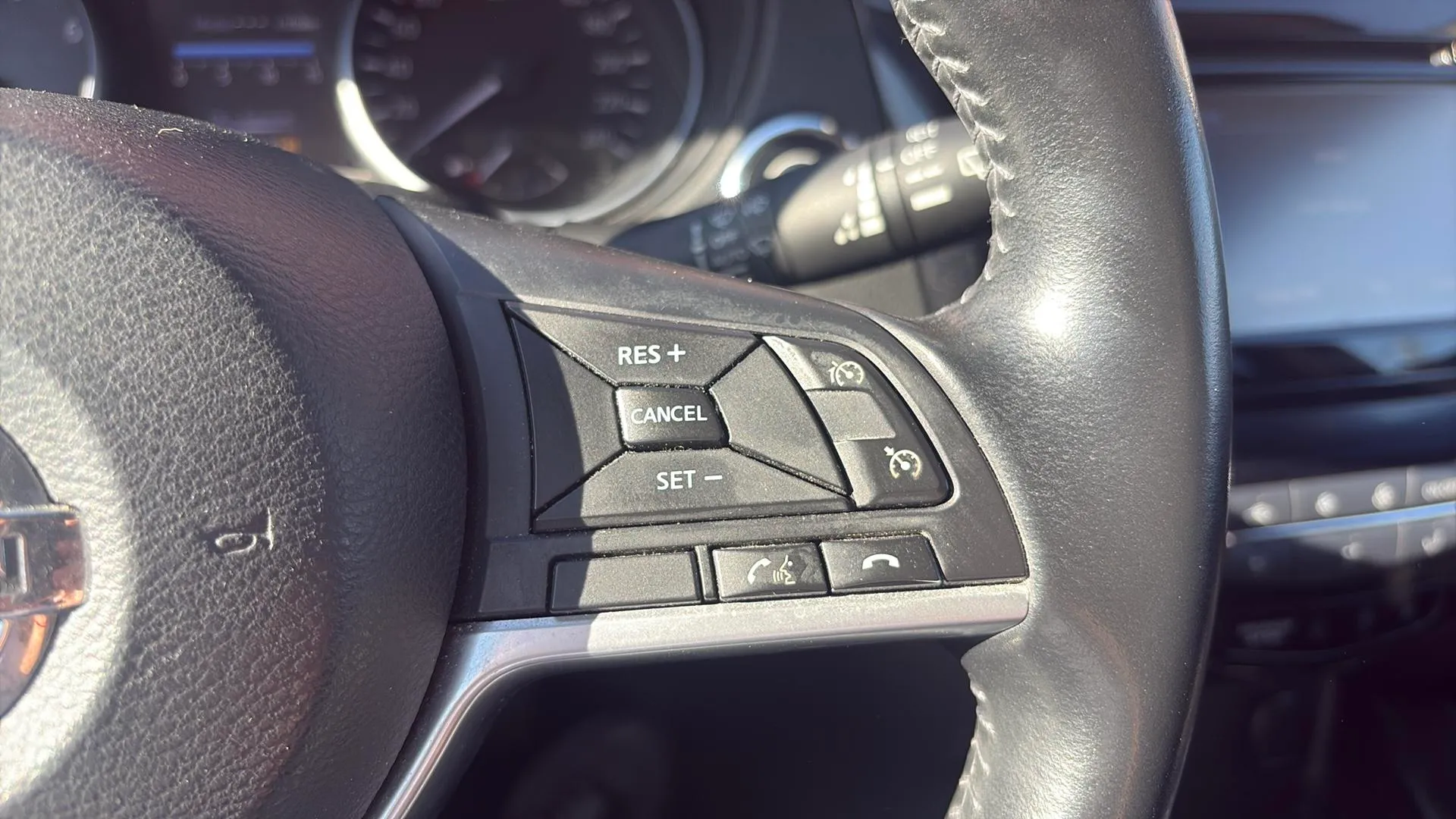 Nissan Qashqai DIG-T N-Connecta - foto 15