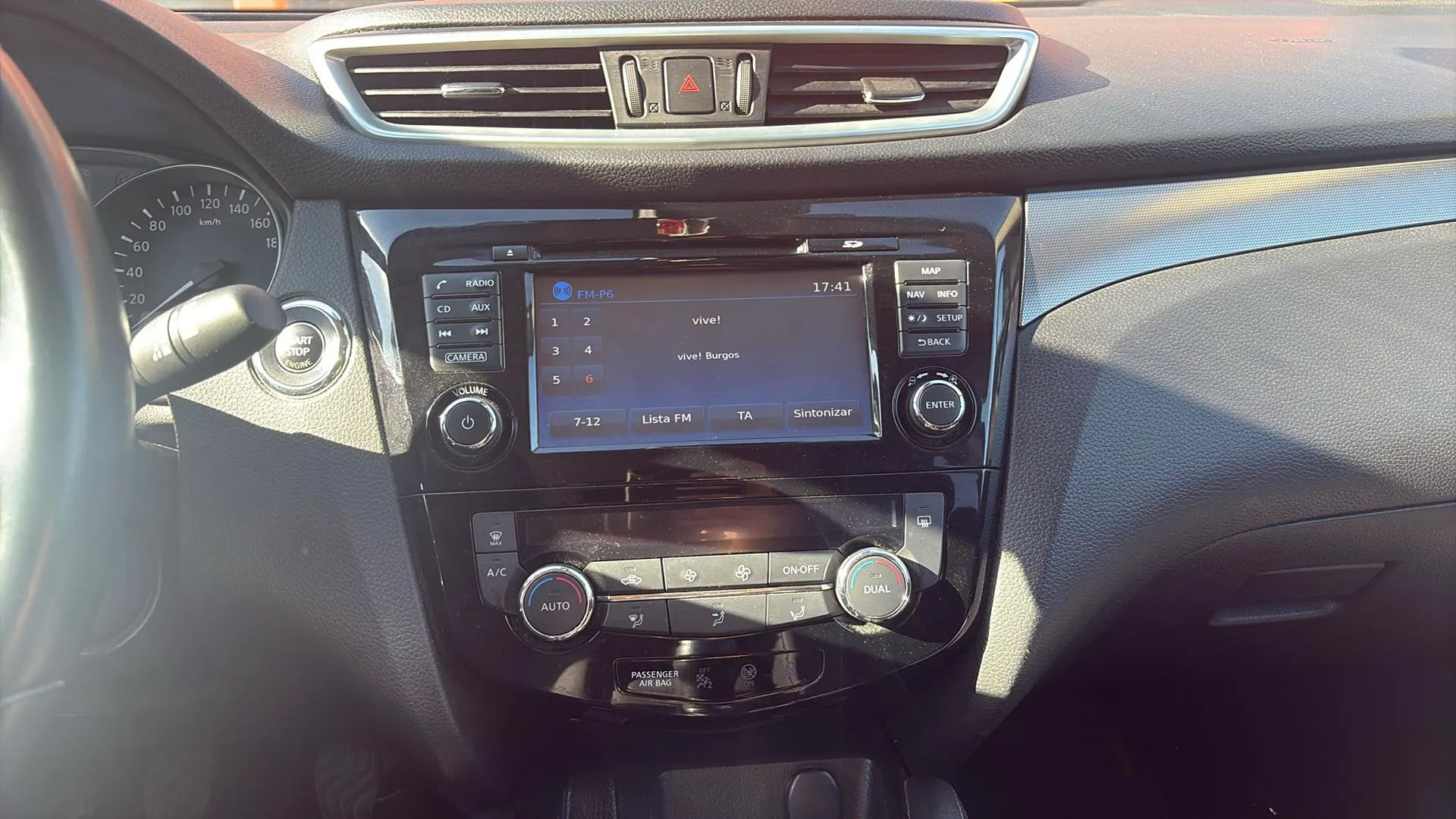 Nissan Qashqai DIG-T N-Connecta - foto 16