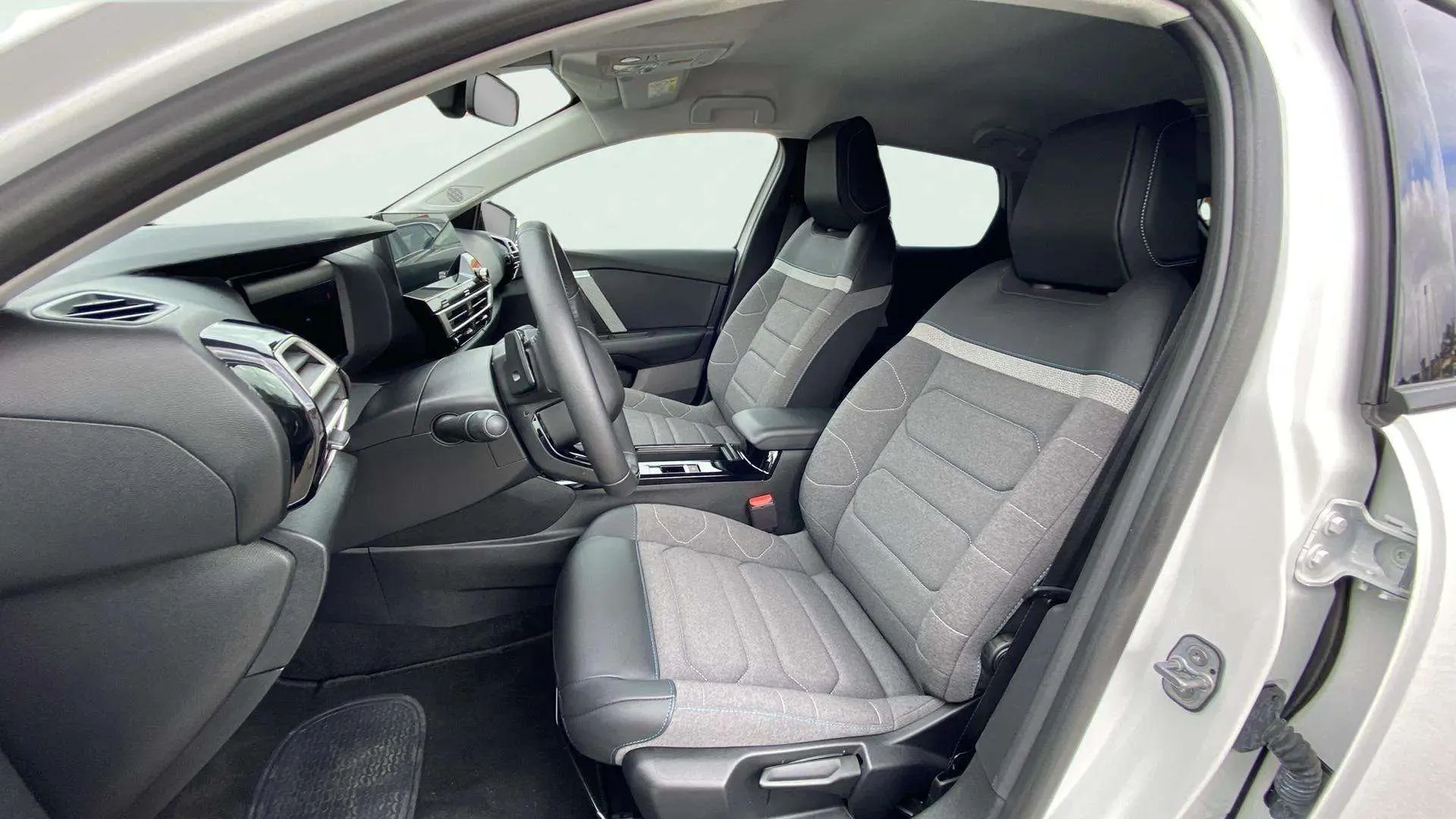 Citroën C4 BlueHDi 130 EAT8 Max - foto 16