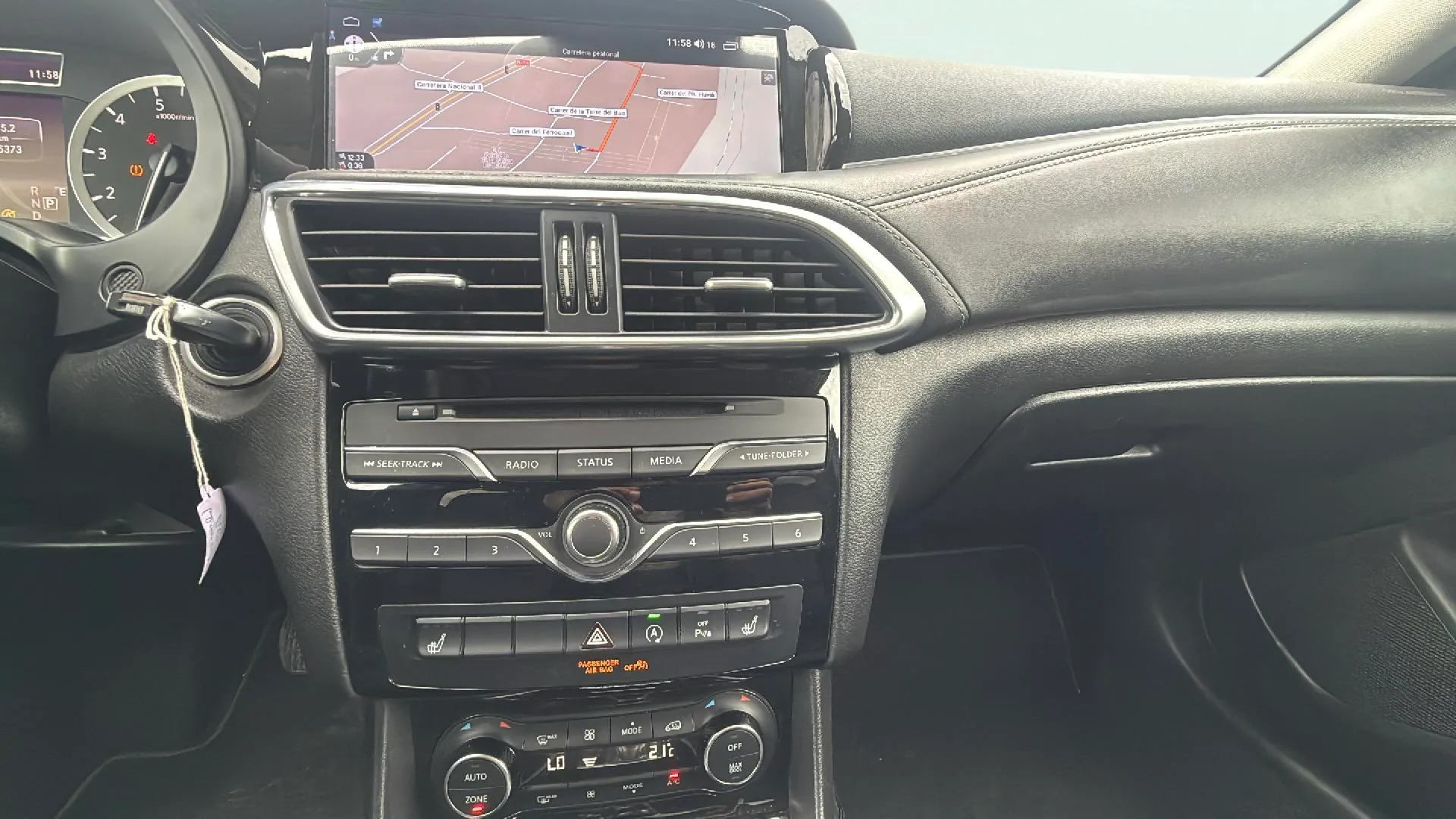 Infiniti Q30 1.6TC Premium Tech 7DCT - foto 15