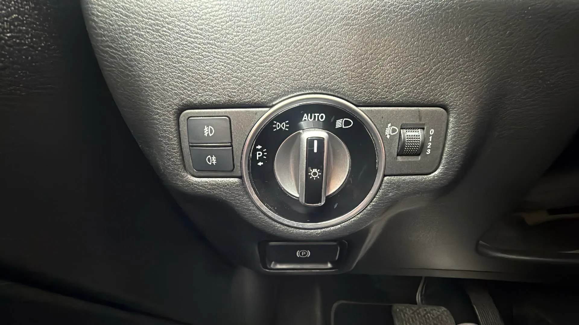 Infiniti Q30 1.6TC Premium Tech 7DCT - foto 23