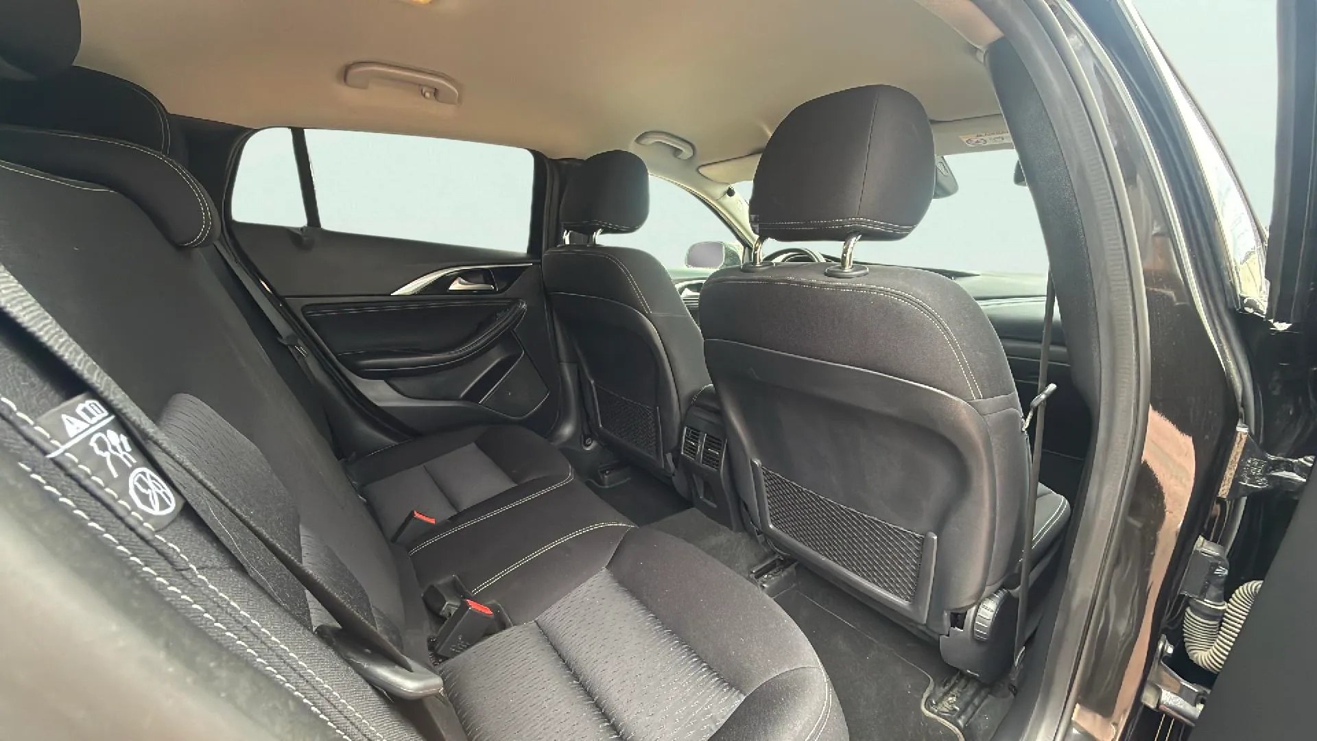 Infiniti Q30 1.6TC Premium Tech 7DCT - foto 9