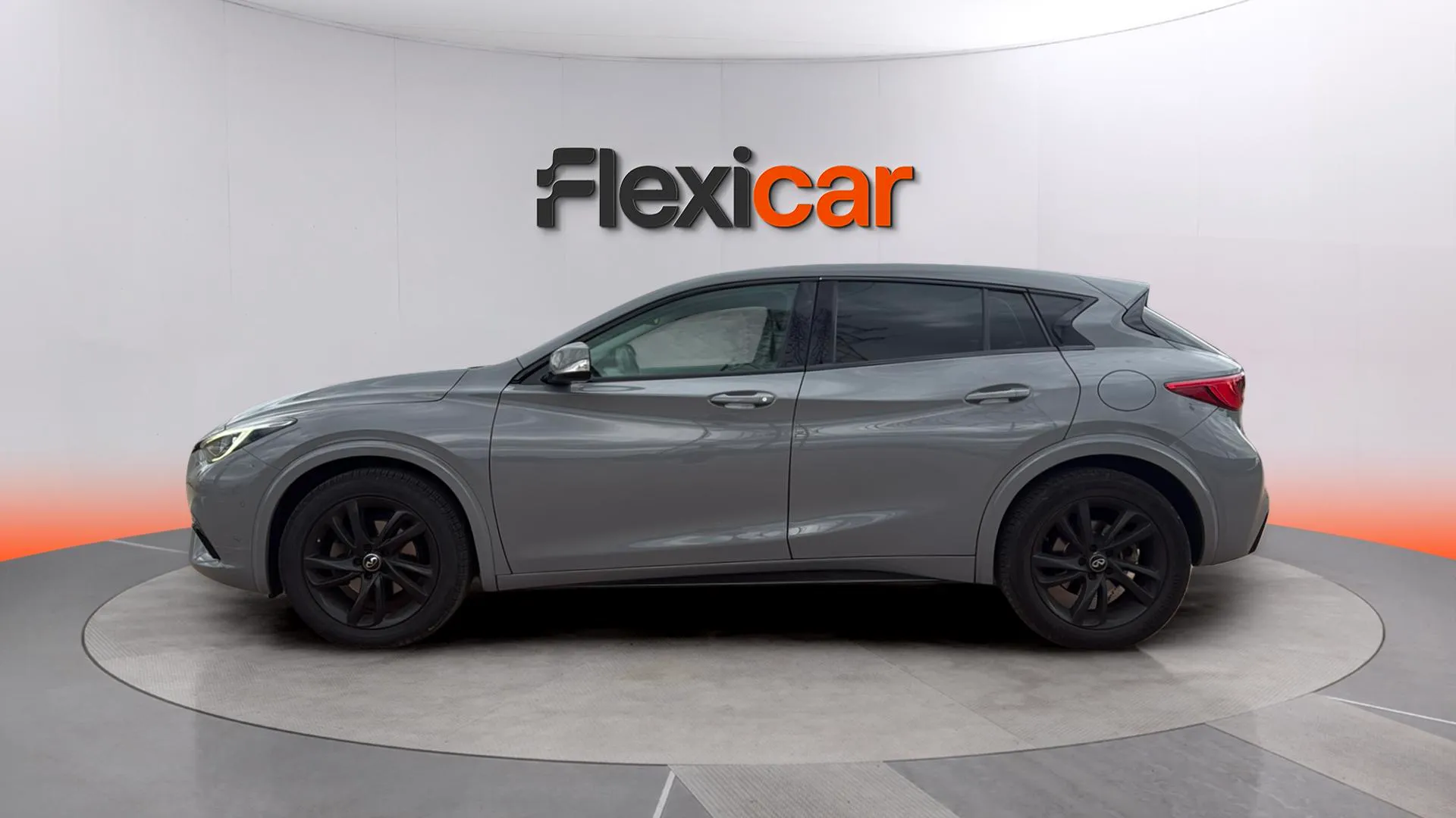 Infiniti Q30 1.6TC Premium Tech 7DCT - foto 4