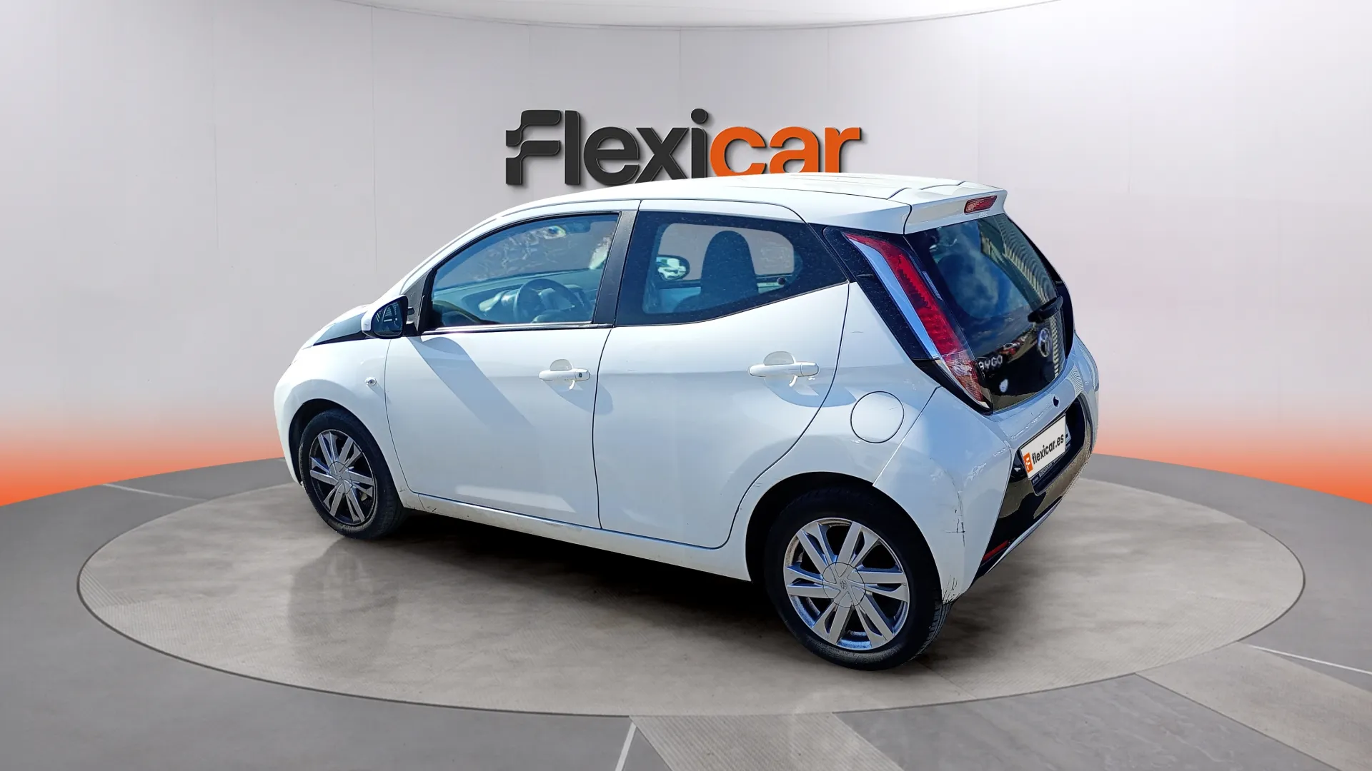 Toyota Aygo 1.0 70 x-play - foto 3