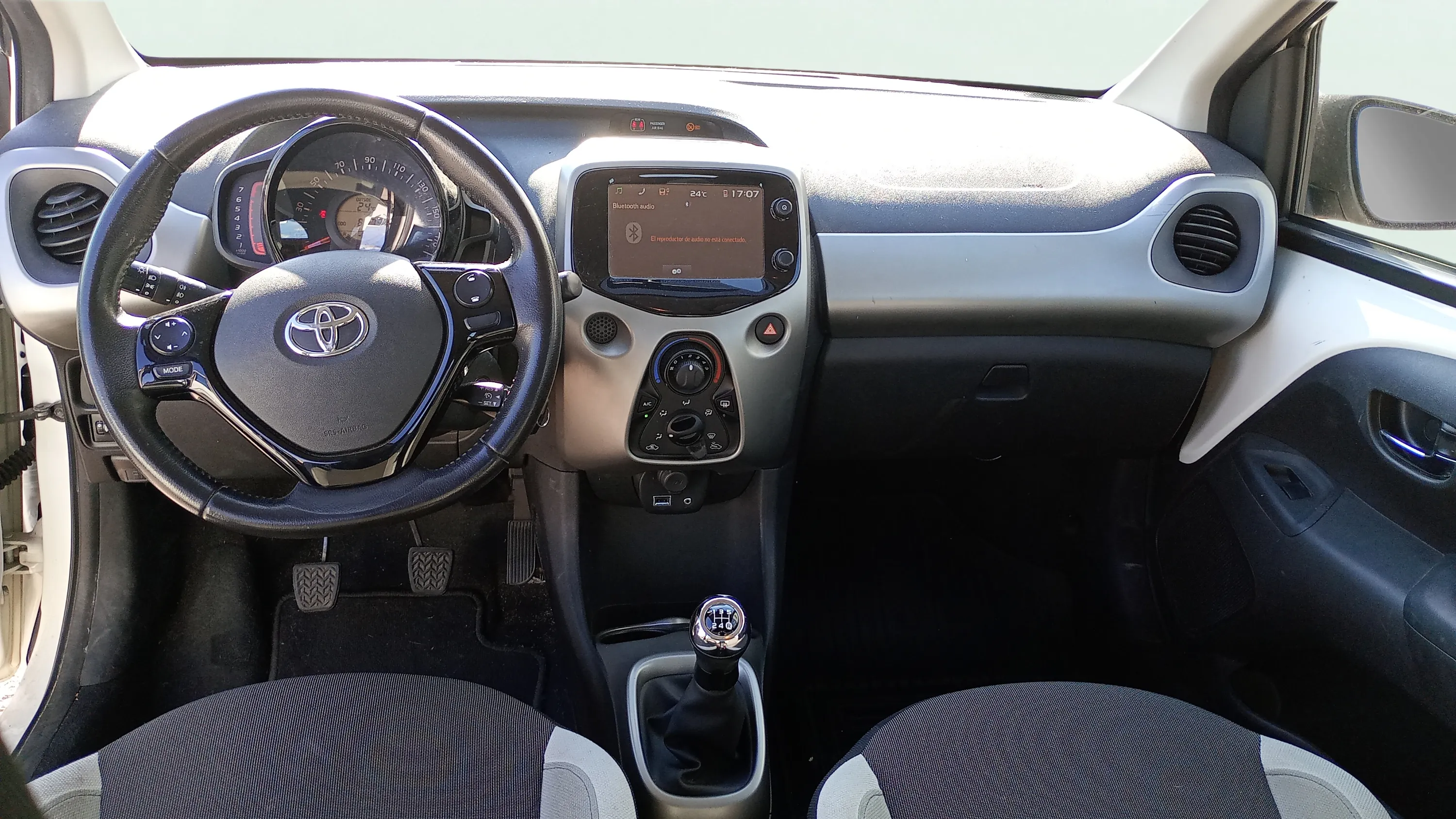 Toyota Aygo 1.0 70 x-play - foto 15
