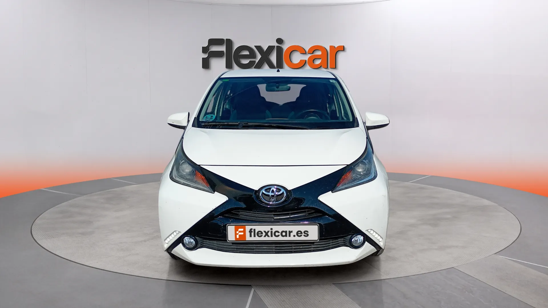 Toyota Aygo 1.0 70 x-play - foto 8
