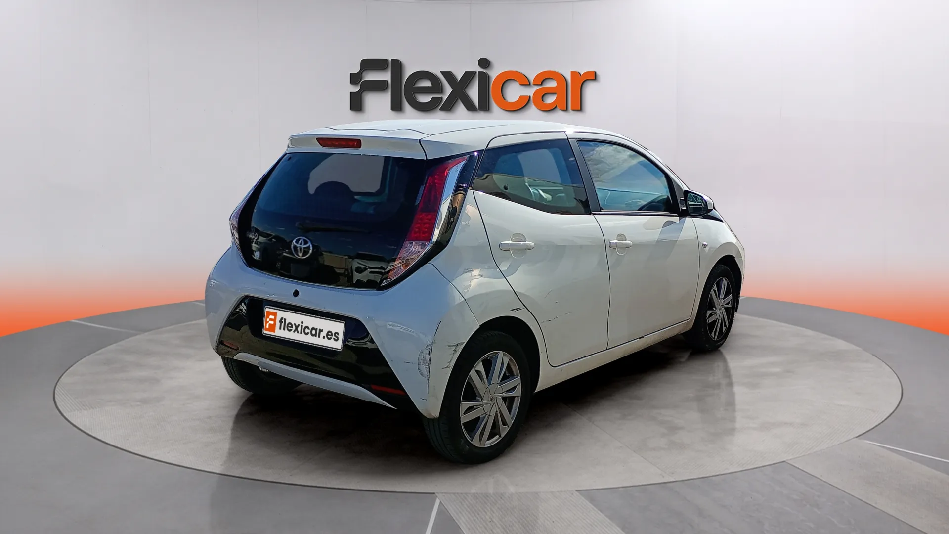 Toyota Aygo 1.0 70 x-play - foto 6