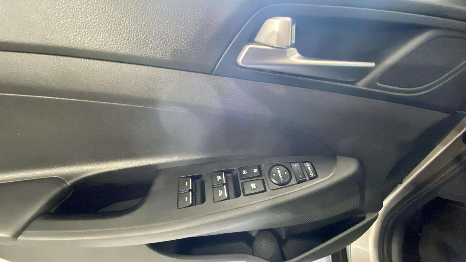 Hyundai Tucson GDI Klass 4x2 1591 cm³ - foto 19