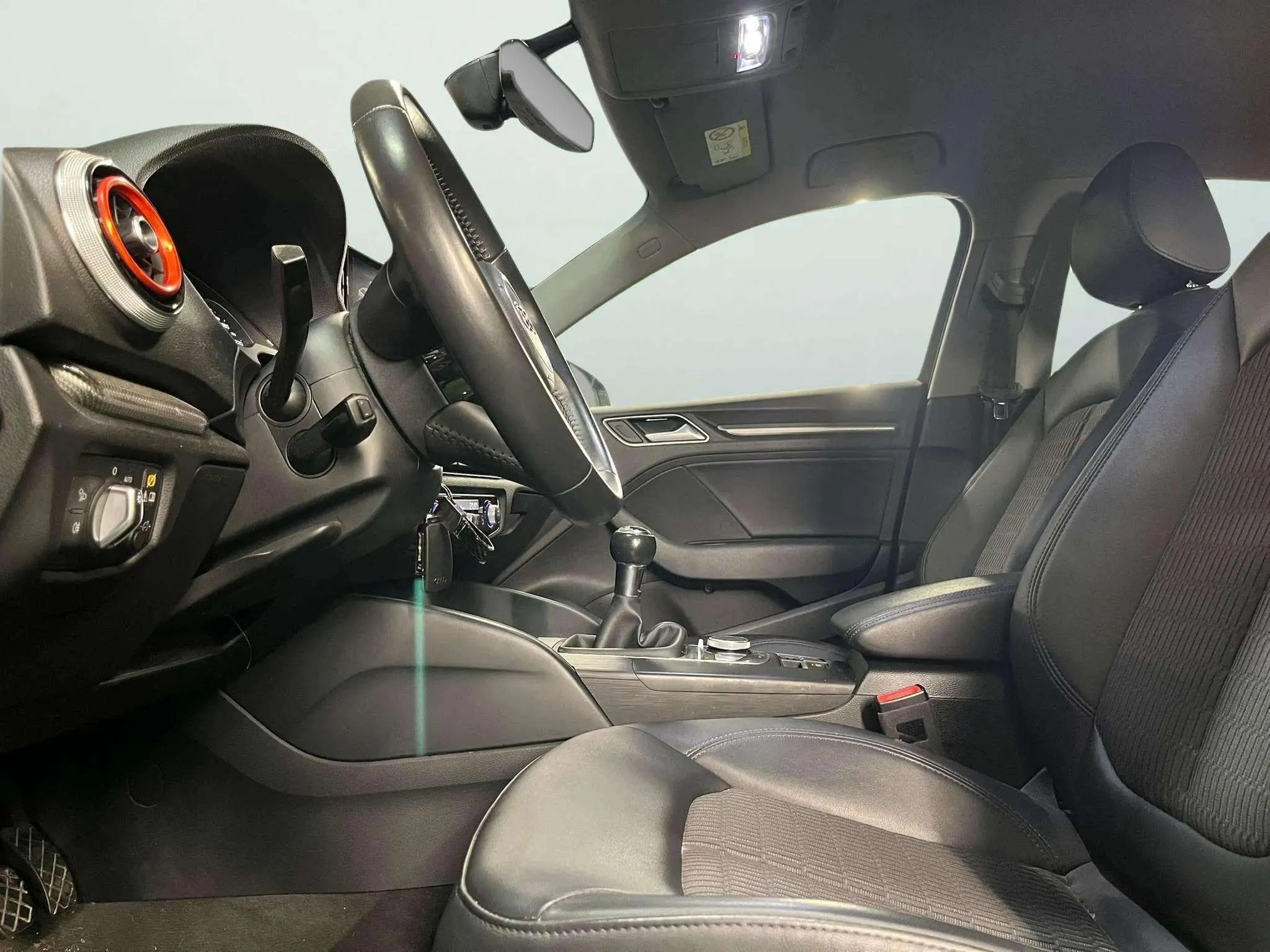 Audi A3 1.6 TDI Sedan - foto 22