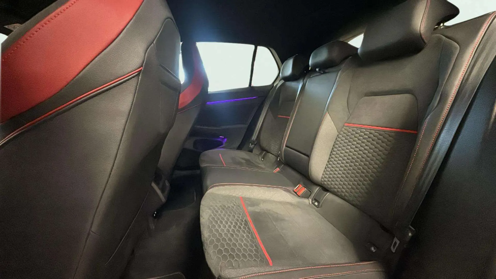 Volkswagen Golf GTI Clubsport 2.0 TSI DSG - foto 17