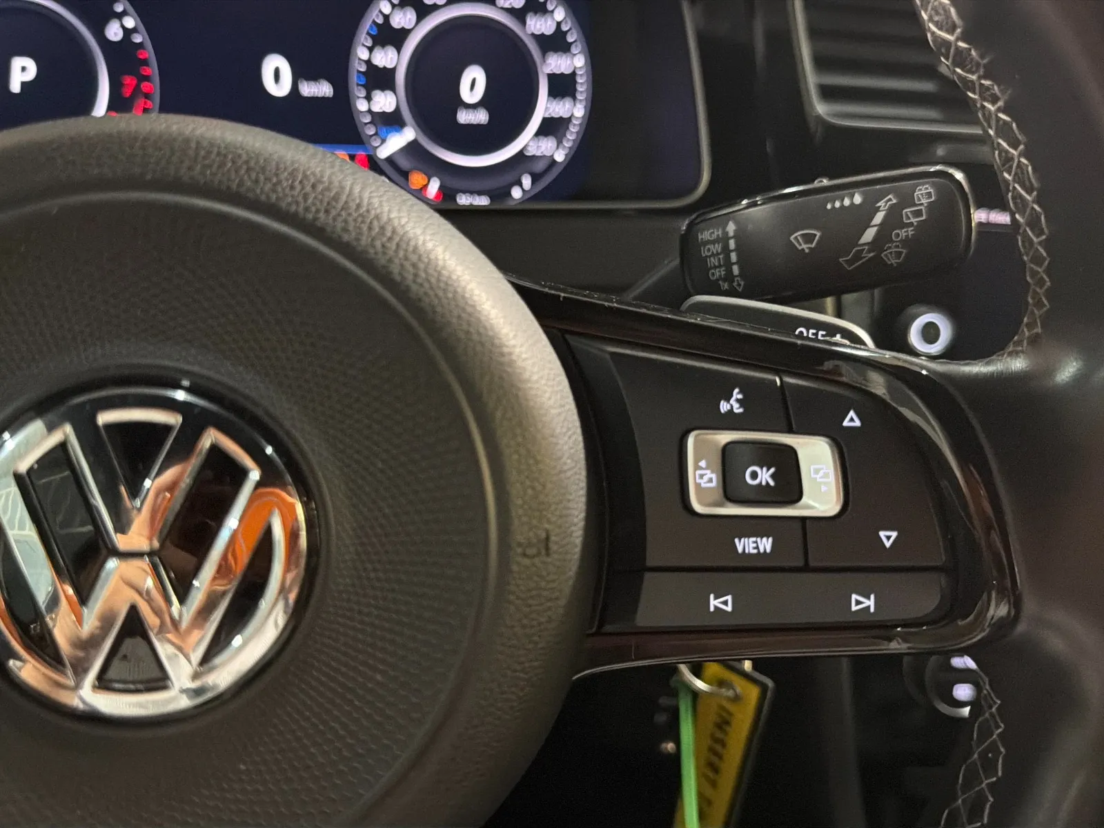 Volkswagen Golf R 2.0 TSI 4Motion DSG - foto 9