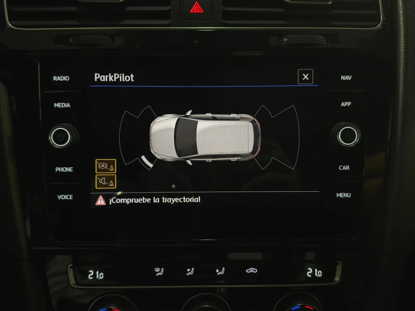 Volkswagen Golf R 2.0 TSI 4Motion DSG - foto 14