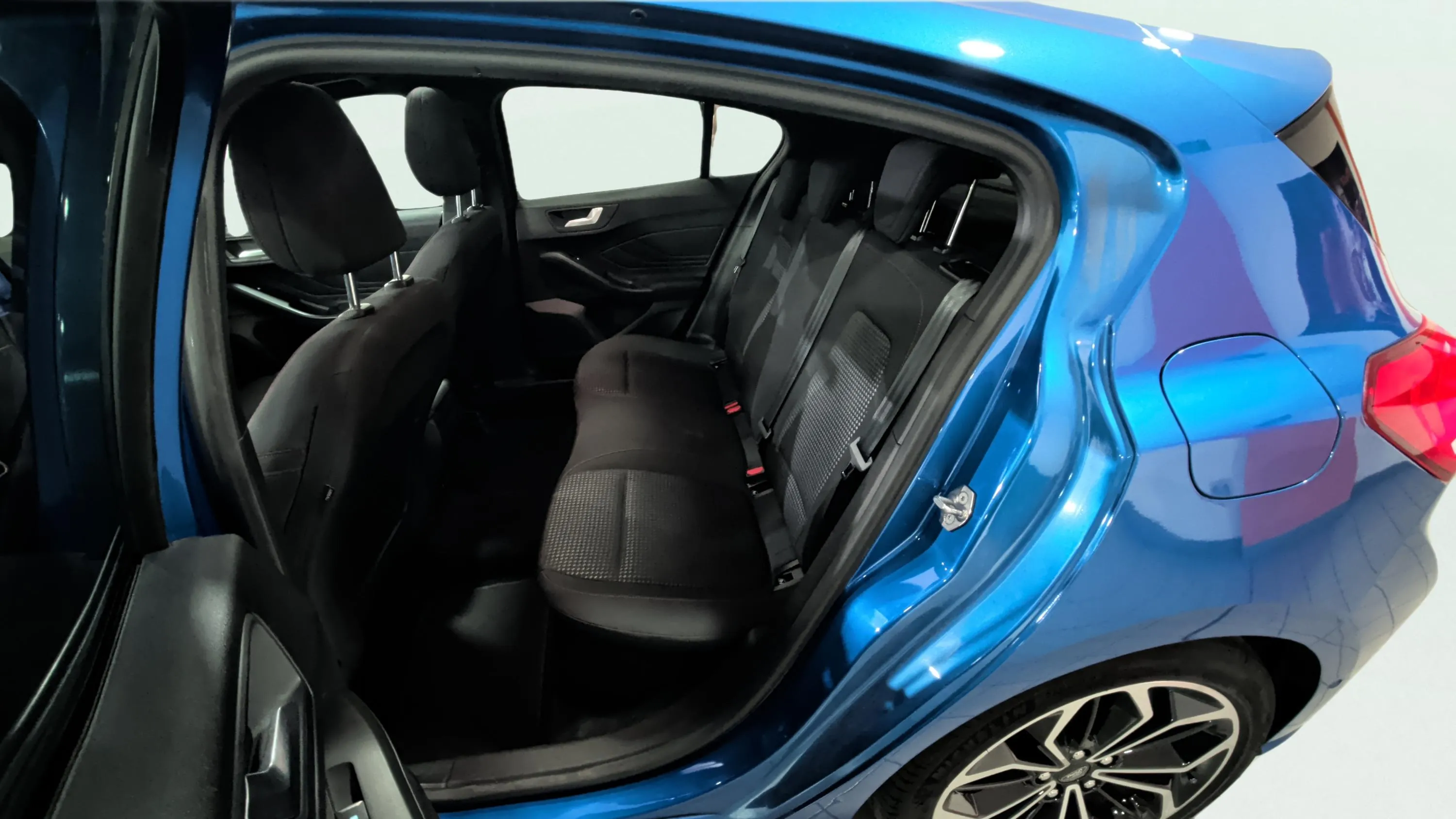 Ford Focus 1.0 EcoBoost ST-Line - foto 14