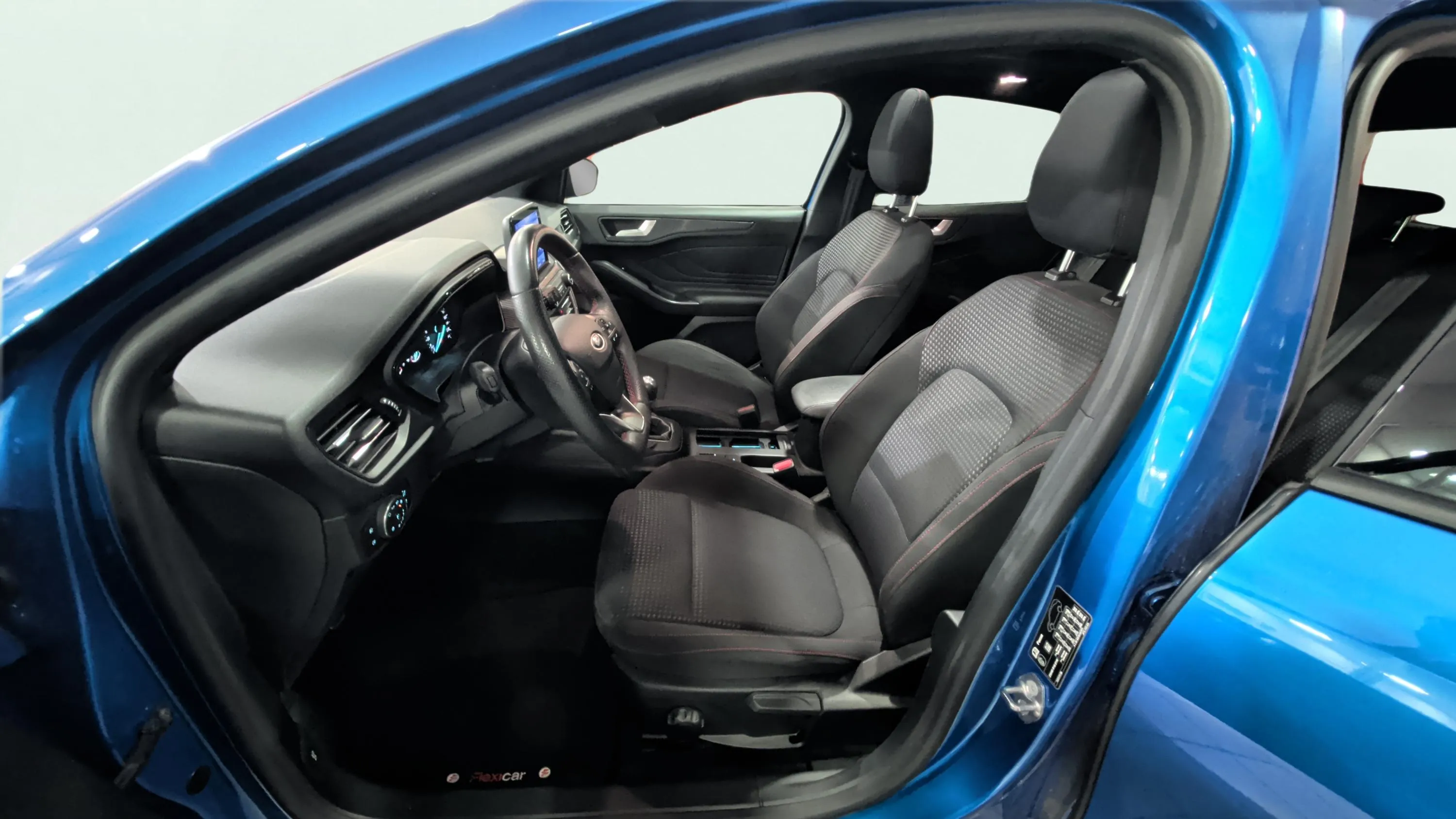 Ford Focus 1.0 EcoBoost ST-Line - foto 13