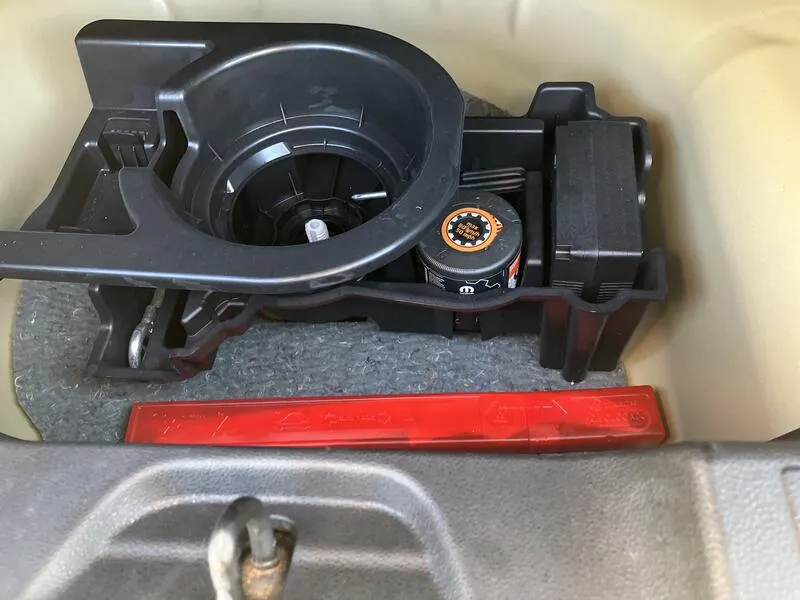 Jeep Avenger Summit 1.2 MT6 - foto 26
