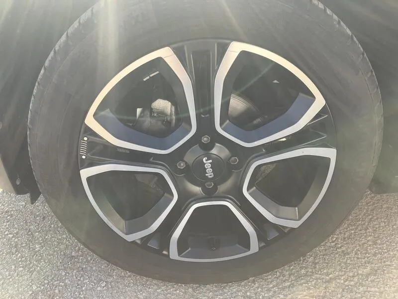 Jeep Avenger Summit 1.2 MT6 - foto 15