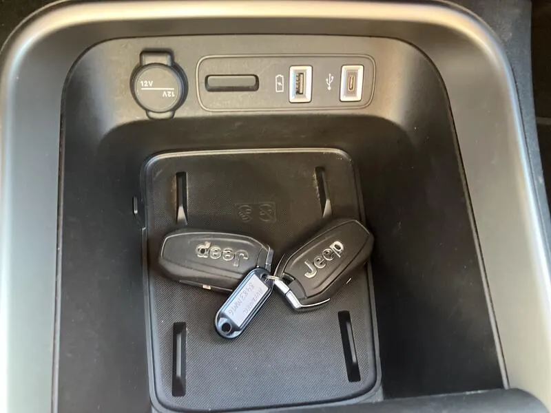 Jeep Avenger Summit 1.2 MT6 - foto 45