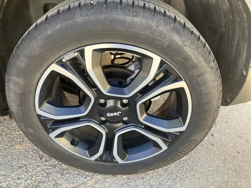 Jeep Avenger Summit 1.2 MT6 - foto 23