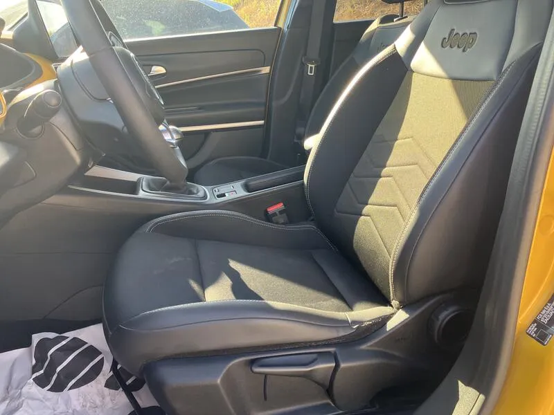 Jeep Avenger Summit 1.2 MT6 - foto 13
