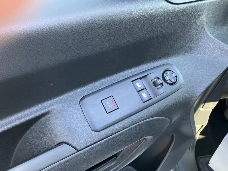 Opel Combo E Cargo 1.5 - foto 12