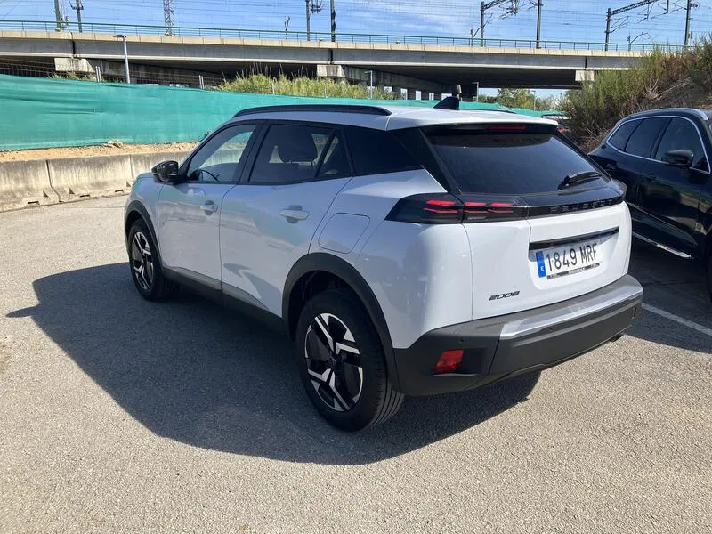 Peugeot 2008 Allure 1.2 PureTech - foto 4