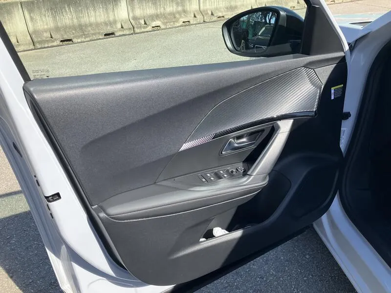 Peugeot 2008 Allure 1.2 PureTech - foto 11