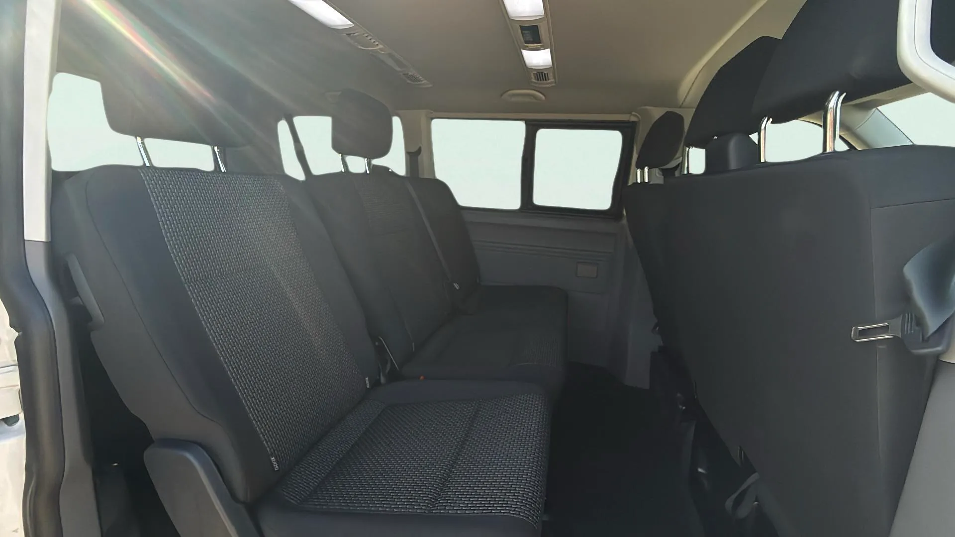 Volkswagen Caravelle Premium Corta 2.0 TDI BMT DSG - foto 20