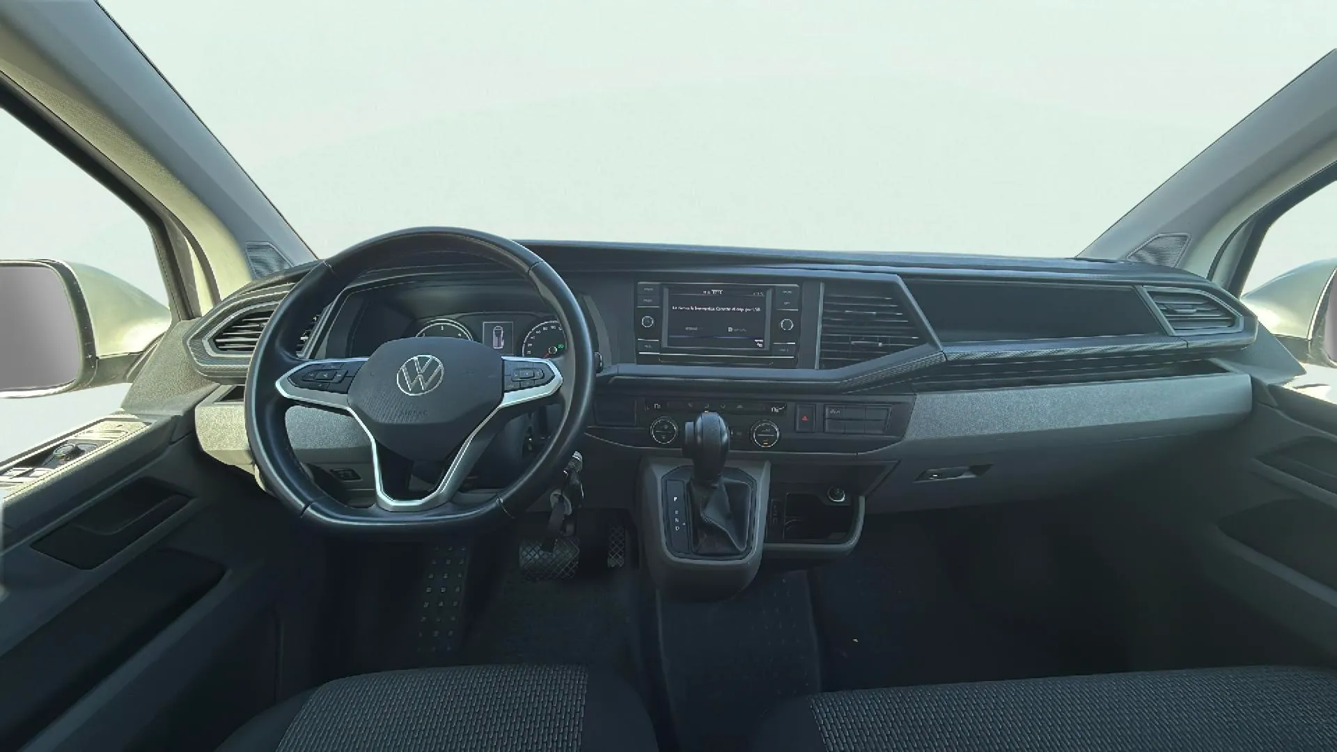 Volkswagen Caravelle Premium Corta 2.0 TDI BMT DSG - foto 11