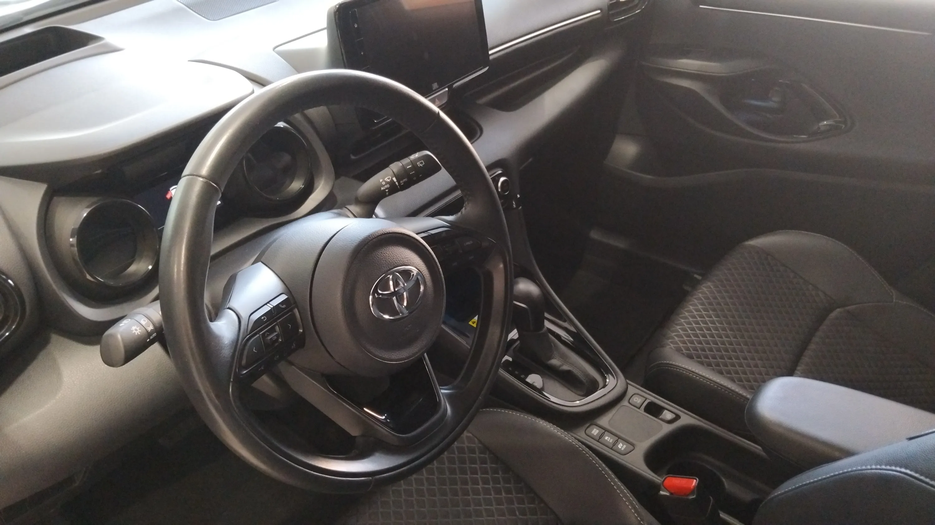 Toyota Yaris 1.5 120H Style Plus - foto 7