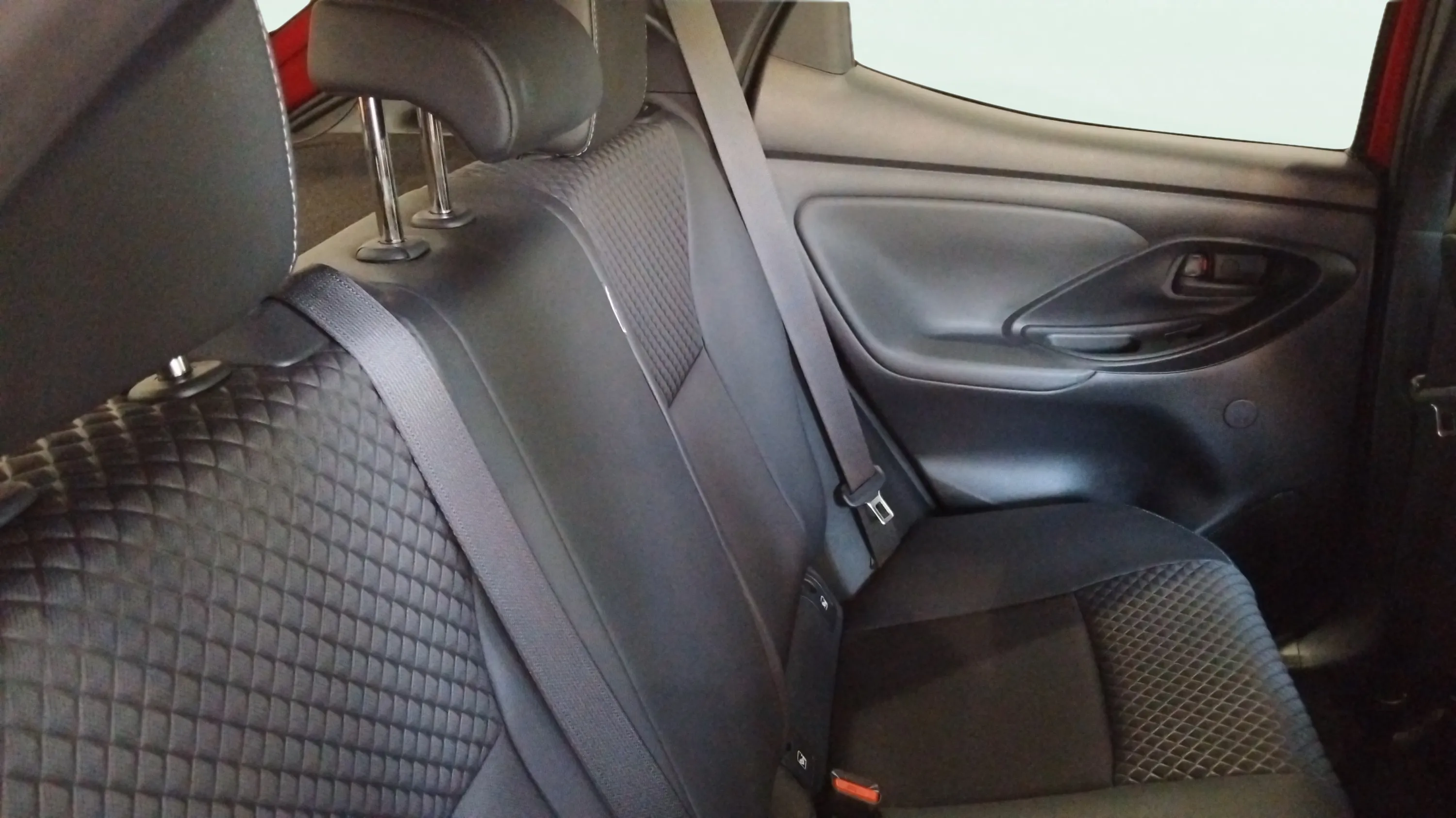Toyota Yaris 1.5 120H Style Plus - foto 8